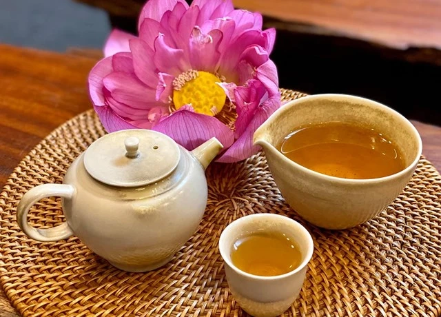 Trà Sen – Hương Vị Thanh Tao Của Đất Việt